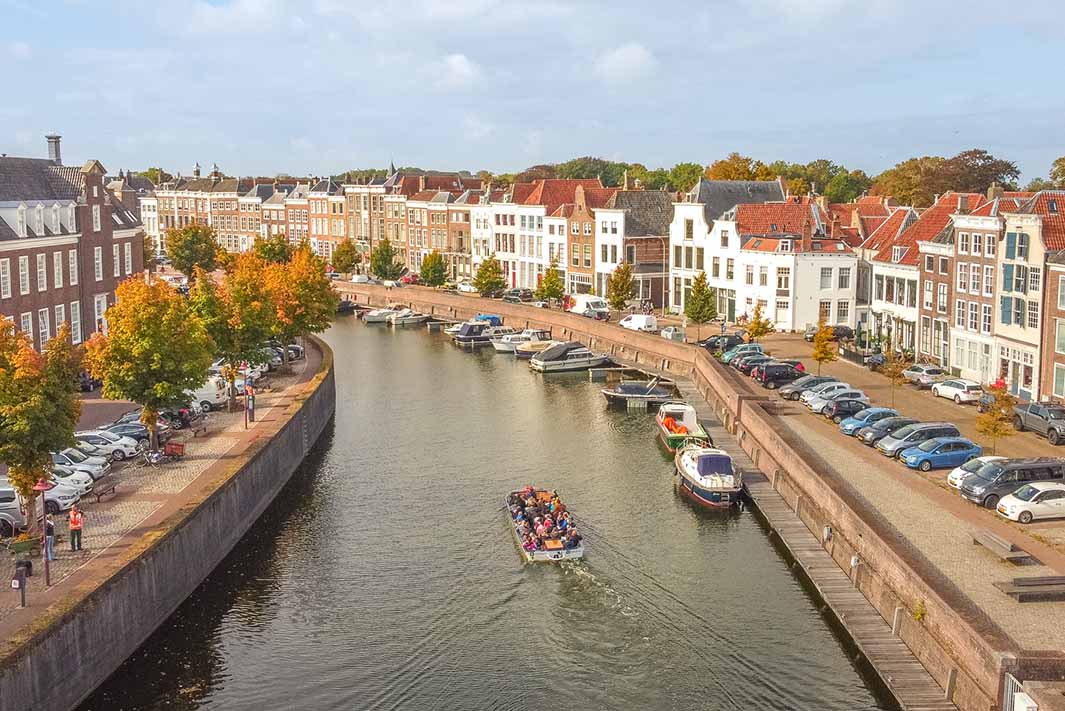 Middelburg’s Havenreis: Het Gevoel van de Zeewind en het Vissersdorp Middelburg’s Havenreis: Het Gevoel van de Zeewind en het Vissersdorp